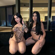  Nude