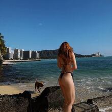  Nude