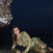 Nude