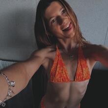  Nude