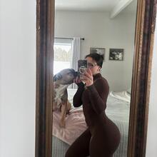  Nude