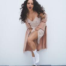  Nude
