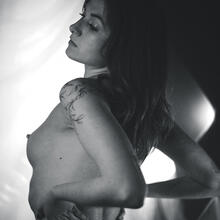  Nude