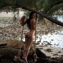  Nude