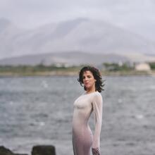  Nude