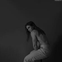  Nude