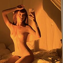  Nude