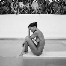  Nude
