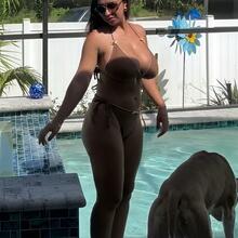  Nude
