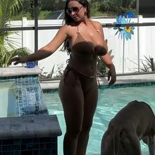  Nude