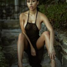  Nude