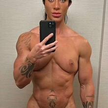  Nude