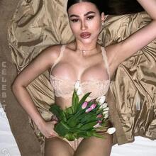 Nude