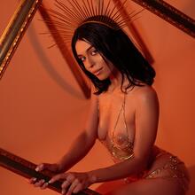  Nude