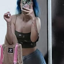  Nude