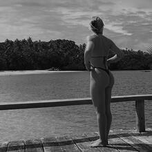  Nude