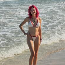  Nude
