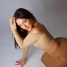  Nude