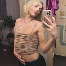  Nude