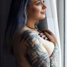  Nude