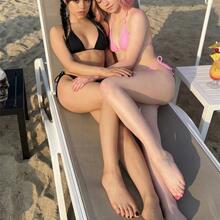  Nude