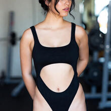  Nude