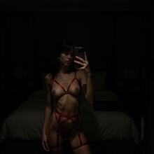  Nude