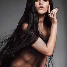 Nude