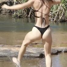  Nude