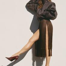 Nude