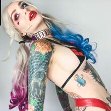  Nude