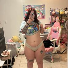 Nude