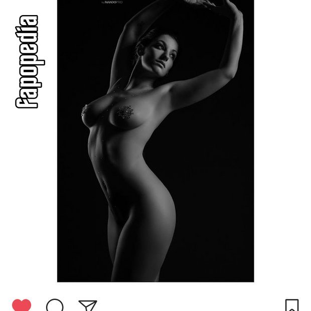 Jenny Bee Official Jennifer Ettie Barr  Nude Leaks