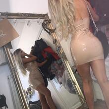 Nude