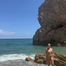  Nude