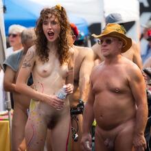  Nude