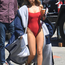  Nude