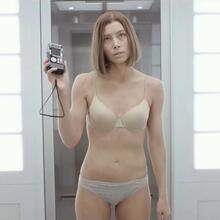  Nude