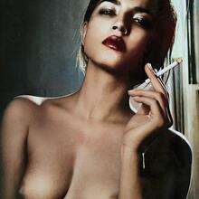  Nude