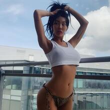  Nude