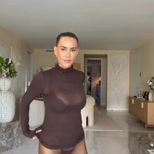  Nude