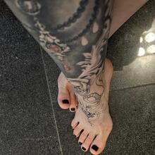  Nude