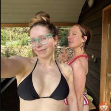  Nude