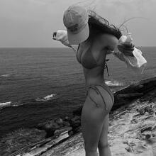  Nude