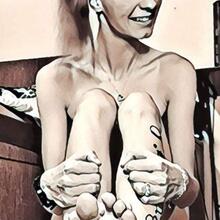  Nude