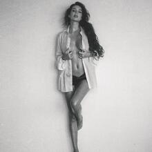  Nude