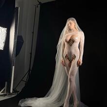  Nude