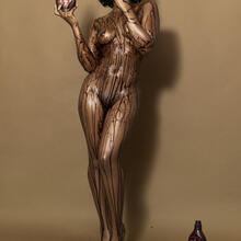  Nude