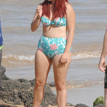  Nude