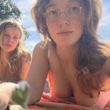  Nude